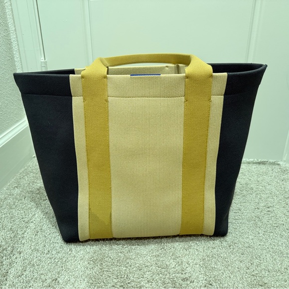 Rothy’s Essential Tote and Wristlet- Ink & Ivory - Picture 3 of 9